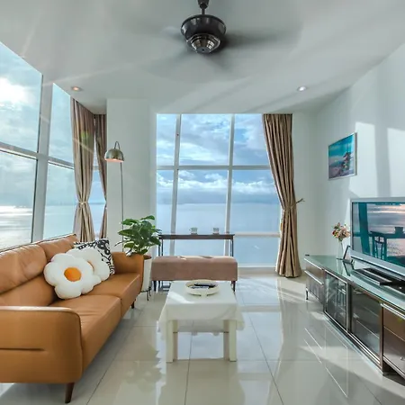 Maritime Seaview Comfy Suite Penang With Tvbox,Pool,Freewifi,2-8Pax